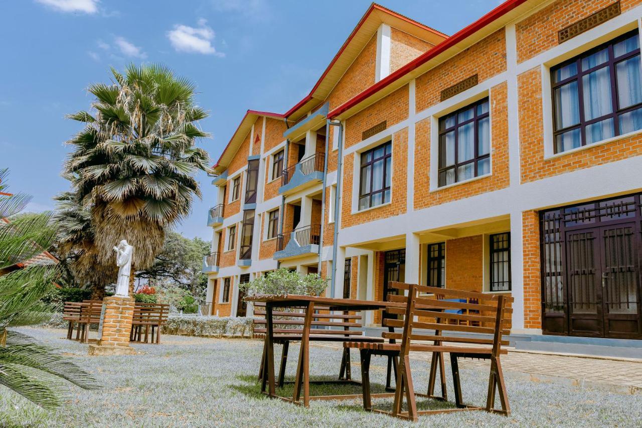 Centre Saint Vincent Pallotti Kigali Bagian luar foto