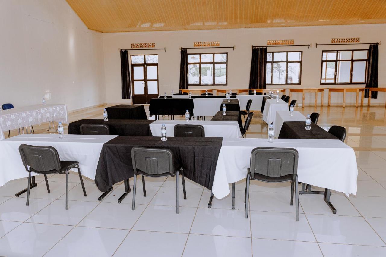Centre Saint Vincent Pallotti Kigali Bagian luar foto